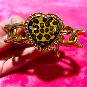 Betsey Johnson good chunky chain bracelet with cheetah heart on middle.
